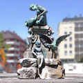 schöner Nymphenbrunnen am Aufseßplatz in Nürnbergs Südstadt