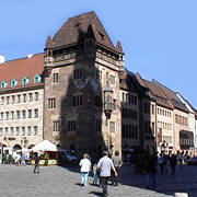 Nassauer Haus, altes Nürnberger Turmhaus