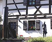 Reutles: Fachwerk und liebevoll gepflegte Details im ältesten Stadtteil Nürnbergs