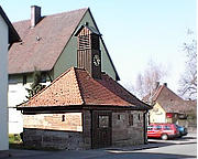 klein aber markant - das kleine Turmhäusel in Schnepfenreuth