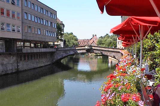 Fleischbrücke über die Pegnitz in der Nürnberger Altstadt - allerhand Venedig