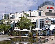 Shopping am Heinrich-Böll-Platz in Nürnberg Langwasser